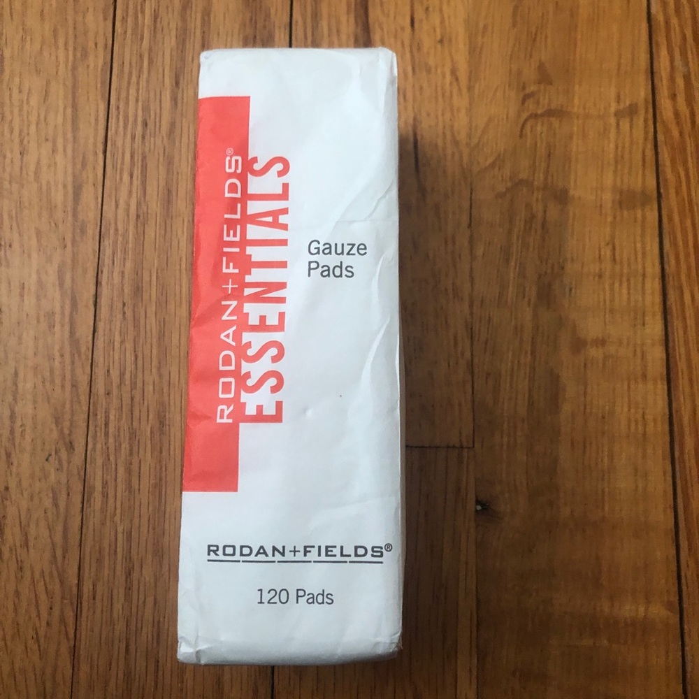Rodan and Fields Gauze Pads